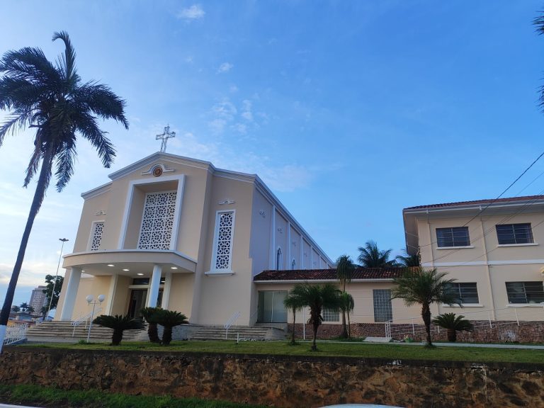 Paróquias de Catalão preparam cronograma de missas para o feriado de Finados