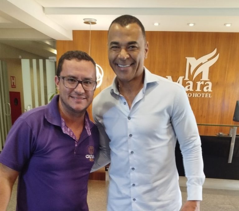 Cafu visita Catalão e em entrevista ao Badiinho, fala sobre liderança e evolução do futebol