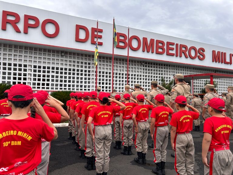 Bombeiros de Catalão formam 50 crianças no Proebom 2024