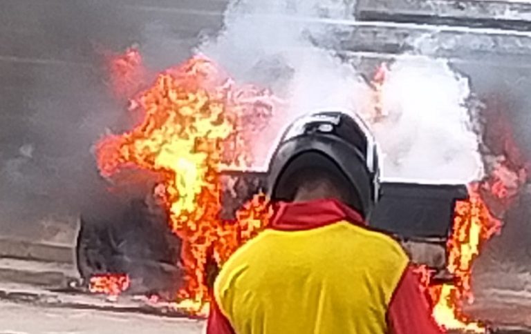 Incêndio destrói carro em Catalão: saiba como prevenir