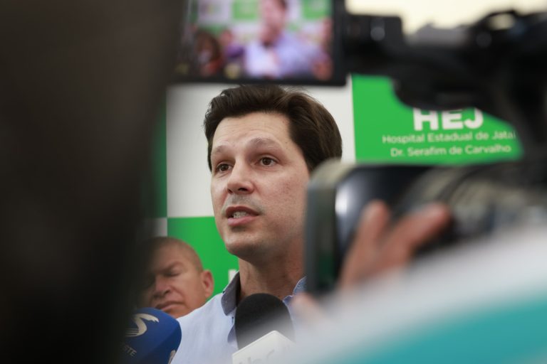 Daniel Vilela reage a críticas sobre hospital de Jataí