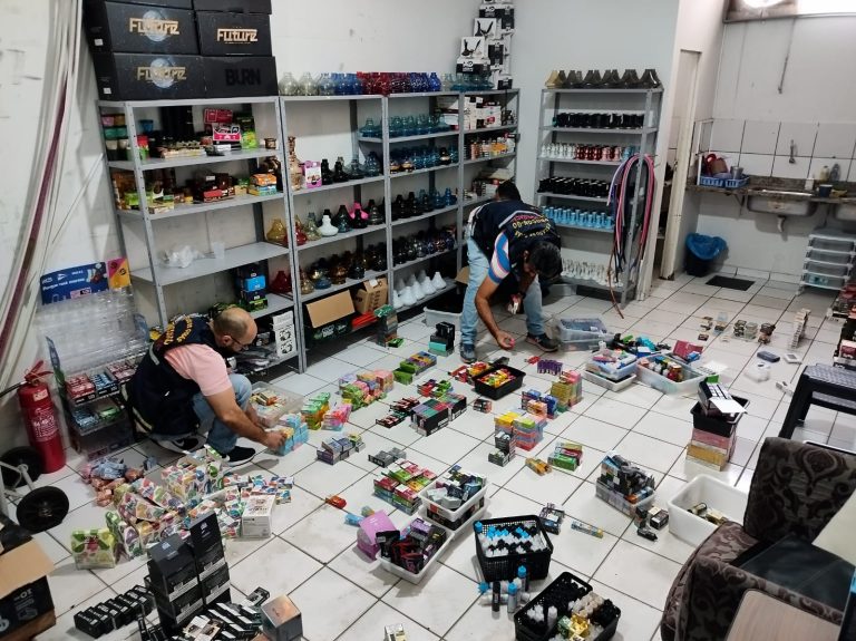 Procon Goiás notifica facebook por anúncios de vapes