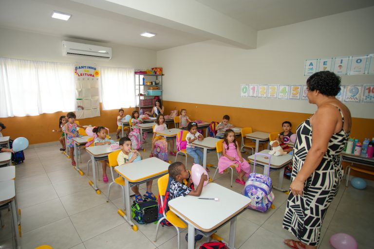 Mais de 9 mil alunos voltam às aulas na rede municipal de Catalão