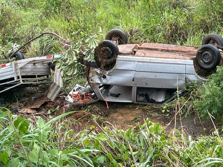 Capotamento na GO-330, em Ipameri, deixa um ferido