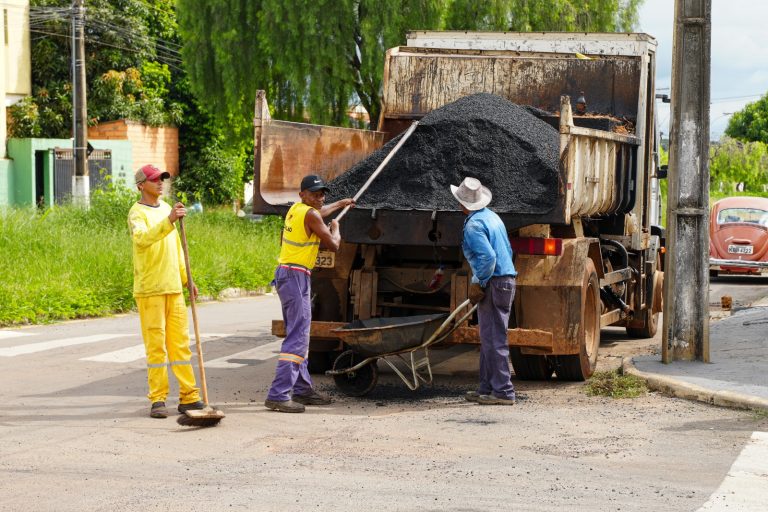 Bruno Evangelista fala sobre tapa-buracos e limpeza em Catalão