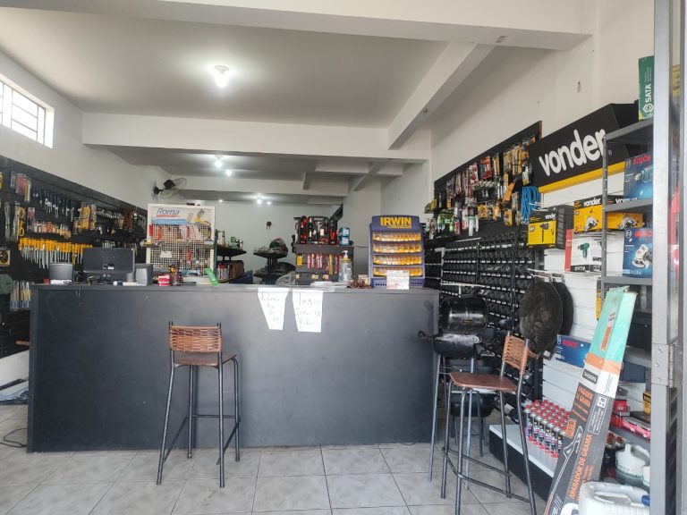 Loja ferragista à venda em Catalão com estoque de R$ 120 mil