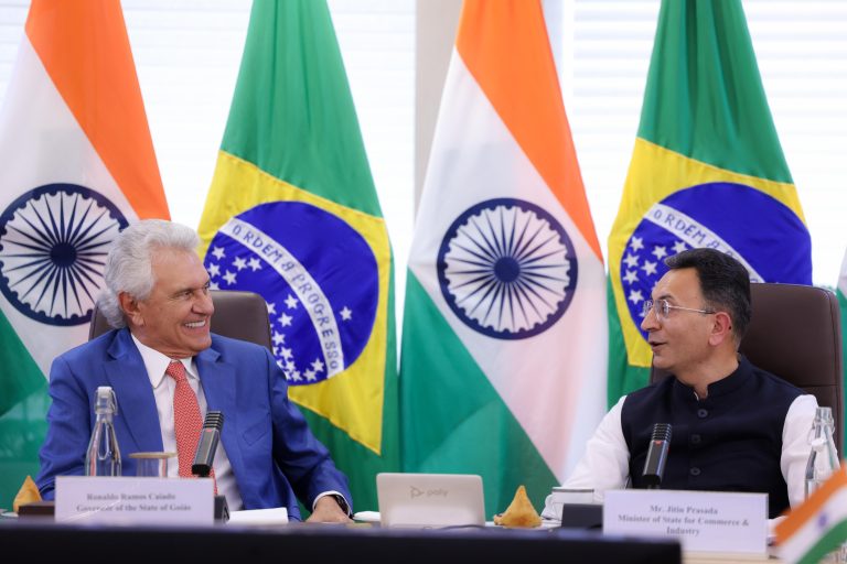 Caiado discute biocombustíveis na Índia