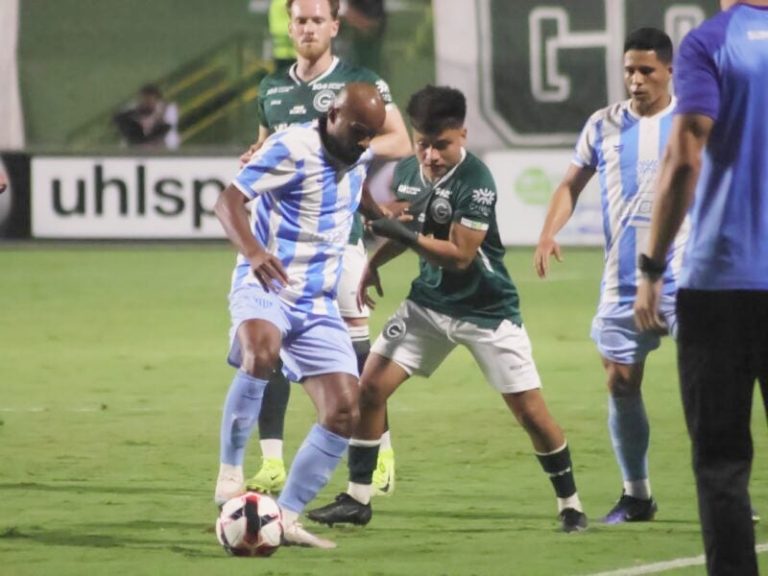 CRAC perde nos pênaltis e Goiás garante vaga na semifinal do Goianão