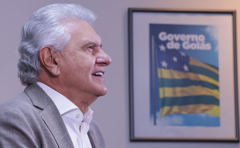 Caiado zera IPVA de motos de baixa cilindrada, aeronaves e embarcações