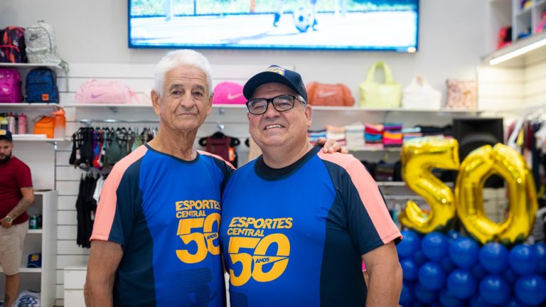 Loja Esportes Central completa 50 anos de história
