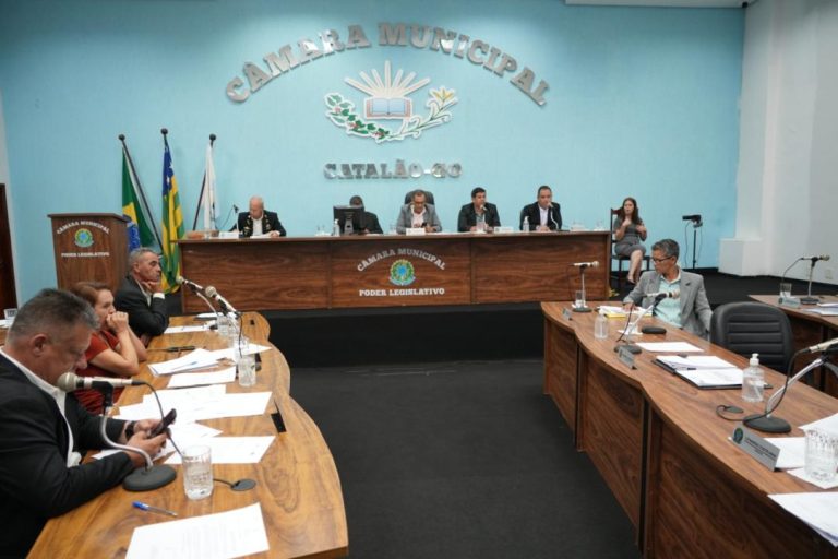 Câmara de Catalão aprova reajuste de 7% para servidores municipais