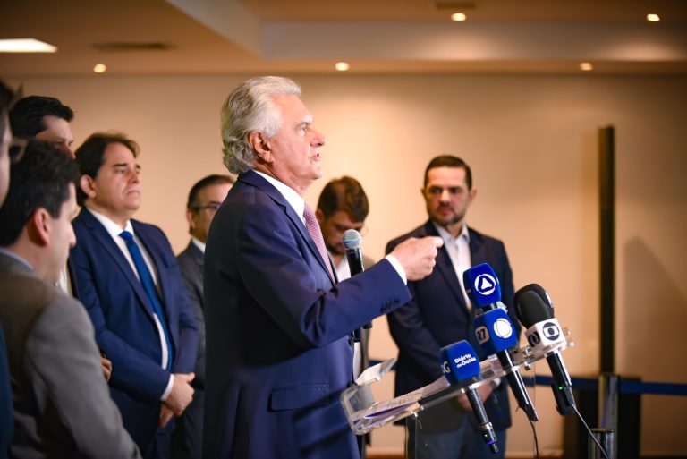 Caiado anuncia devolução de R$ 31 milhões em ICMS cobrado sobre energia solar