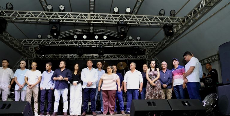 Trabalhadores e mães são homenageados com festa em Nova Aurora de Goiás