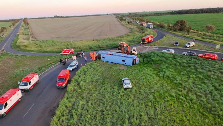 Morre 12ª vítima do acidente com ônibus na MG-223, entre Araguari e Tupaciguara