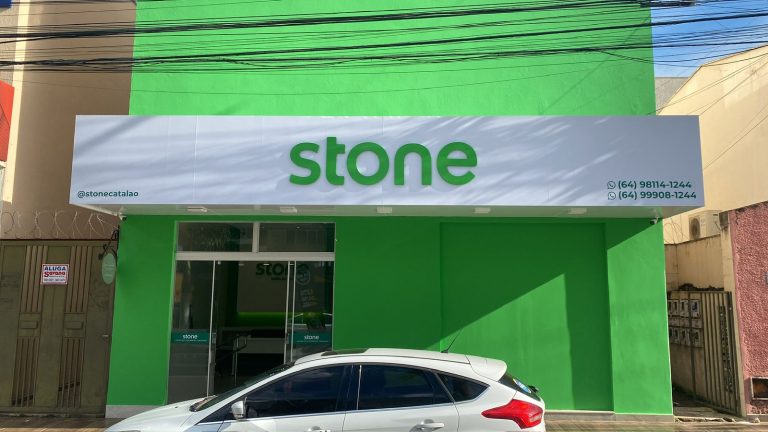 Stone Catalão abre 10 vagas para especialista comercial com salário variável e benefícios