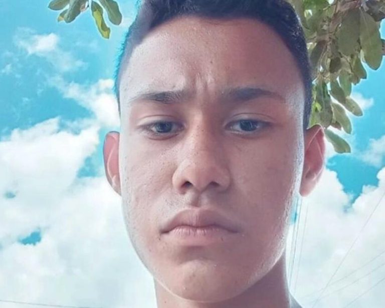 Adolescente é morto a machadadas pela mãe em Buriti Alegre (GO)