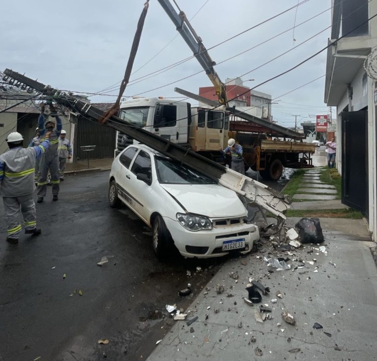 Segunda-feira lidera acidentes com postes em Goiás; período da manhã é o mais crítico