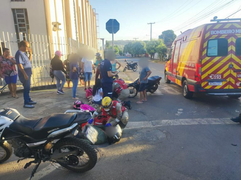 Imprudência: mãe e duas crianças estavam em uma só moto durante acidente em Caldas Novas