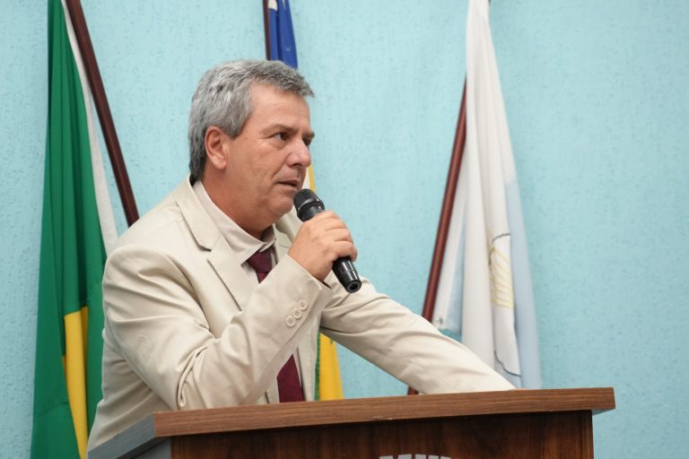 “Vamos construir um Legislativo mais próximo do povo”, diz Gilmar Antônio ao ser eleito presidente