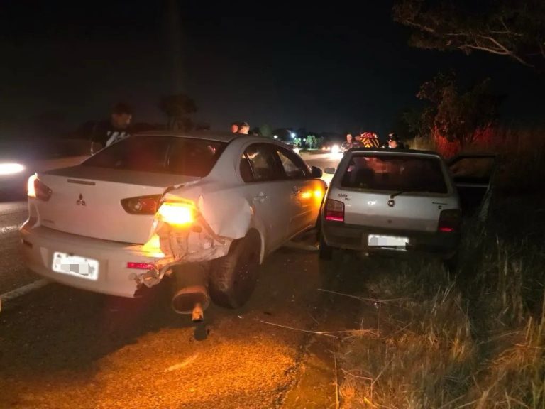 Colisão traseira deixa dois feridos e motorista embriagado é preso na GO-210, entre Goiandira e Catalão
