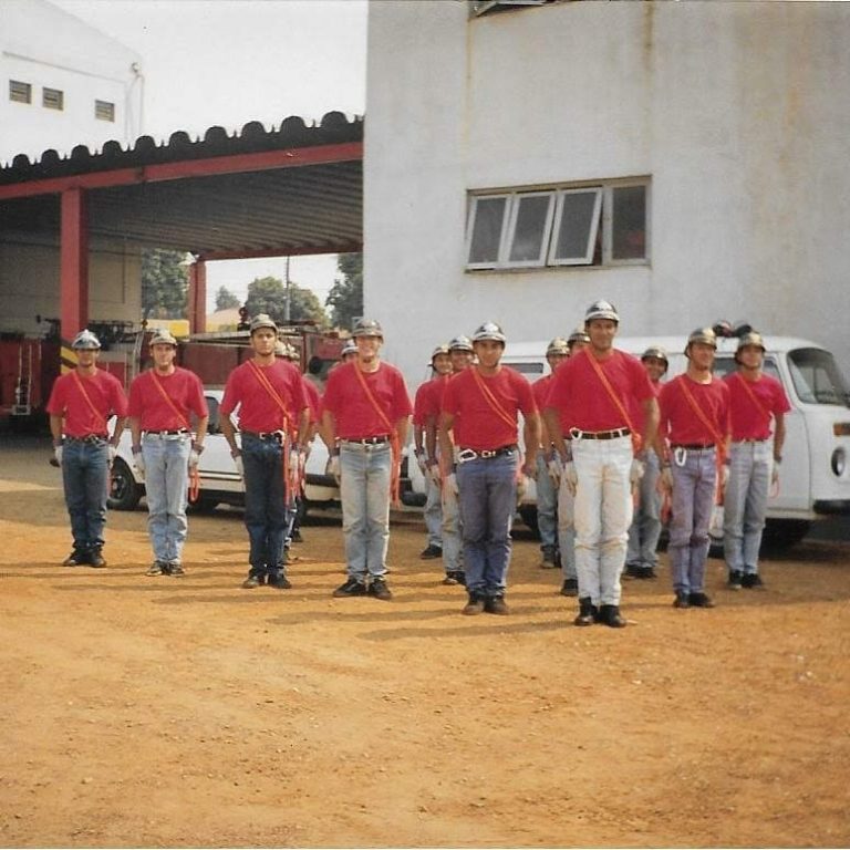 Primeira turma do Corpo de Bombeiros de Catalão celebra seus 27 anos