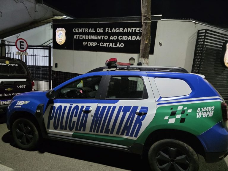 Homem é preso após agredir mãe e filho com arma branca em Catalão