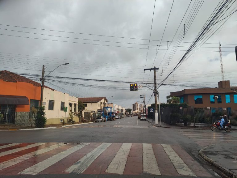 Frente fria provoca chuva e derruba temperaturas em Catalão e região