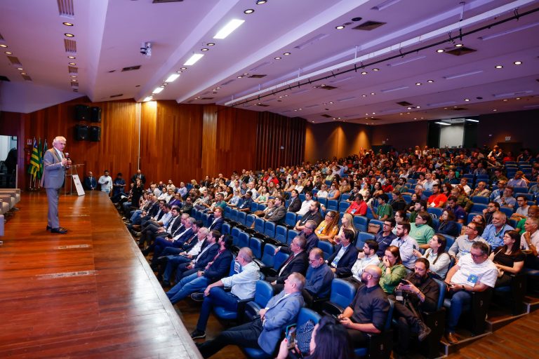 Caiado celebra reconhecimento de Goiás como zona livre da febre aftosa sem vacinação