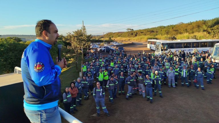 Trabalhadores da CREC8 garantem reajustes e novos benefícios com atuação do Sindicato Metabase