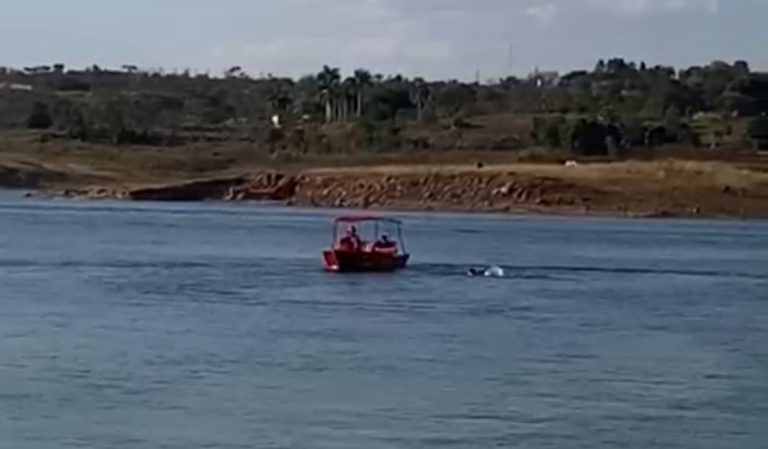 Banhista é resgatado no Lago Azul em Três Ranchos