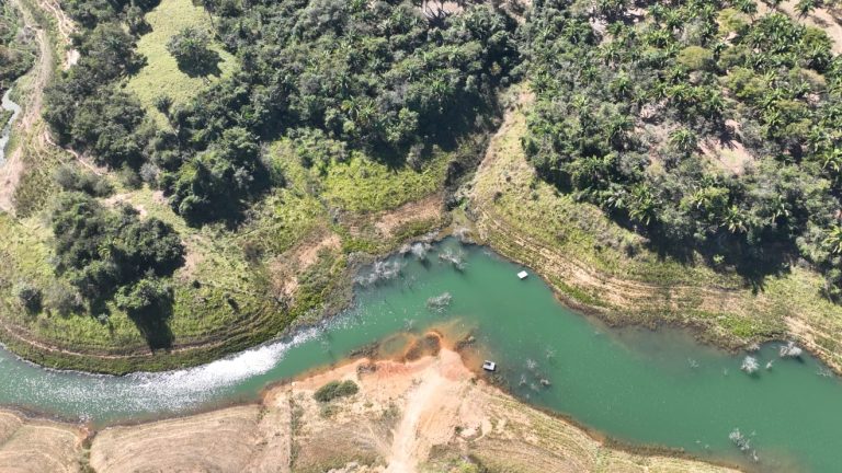 Cães farejadores do Corpo de Bombeiros ajudam nas buscas de homem desaparecido em Três Ranchos