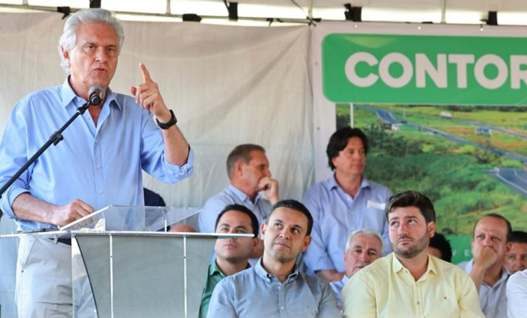 Caiado rebate acusações de prefeito sobre obra em Pires do Rio