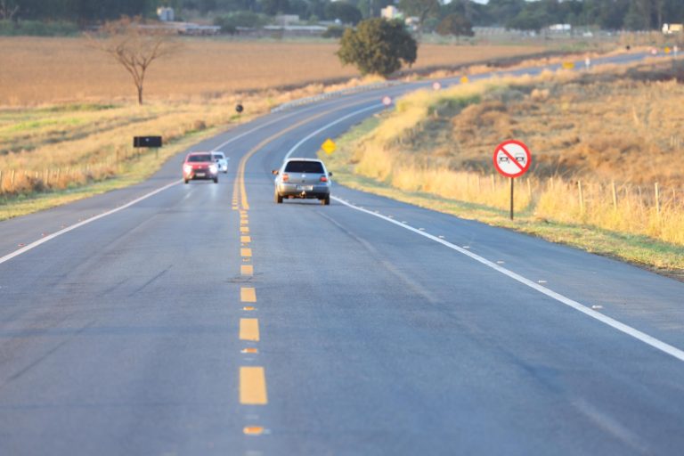 Caiado inaugura contorno viário em Pires do Rio