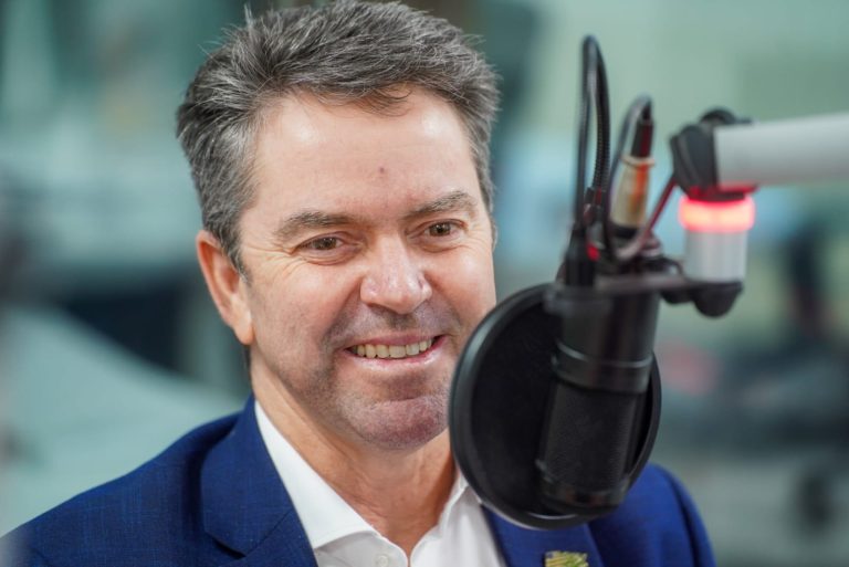 Rasível Santos alerta: “Falta de vacina sobrecarrega UTIs em Goiás”