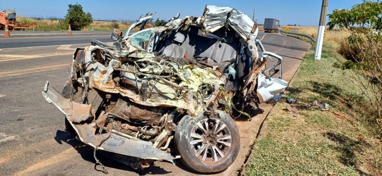 Grave acidente deixa dois mortos e um gravemente ferido na BR-050, em Catalão