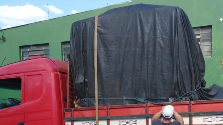 Com peças avaliadas em R$ 600 mil, desmanche de caminhão é fechado em Uberlândia