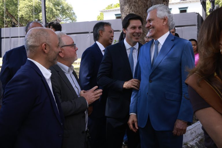 “Desenvolvimento passa por instituições fortes”, diz Daniel Vilela durante transferência simbólica da capital para Goiás