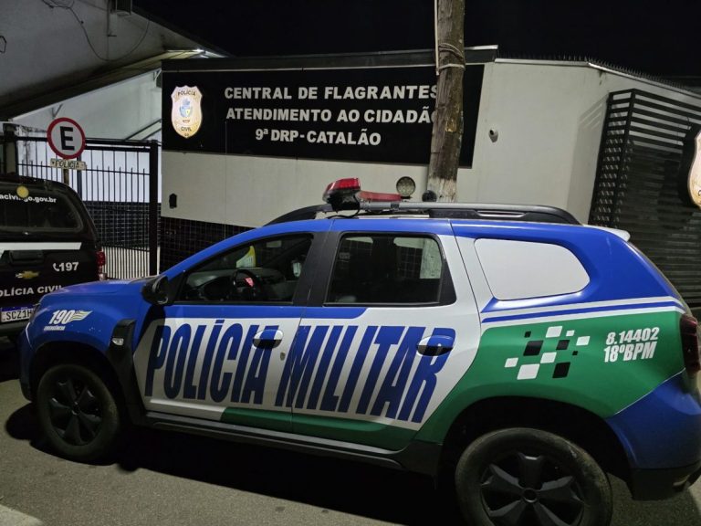 Homem de 36 anos é preso após agredir mulher com chutes, socos e pedradas em Catalão