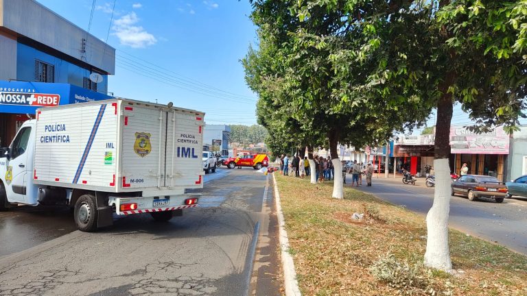 Mototaxista morre após tentar ultrapassagem e ser atropelado por carreta em Catalão