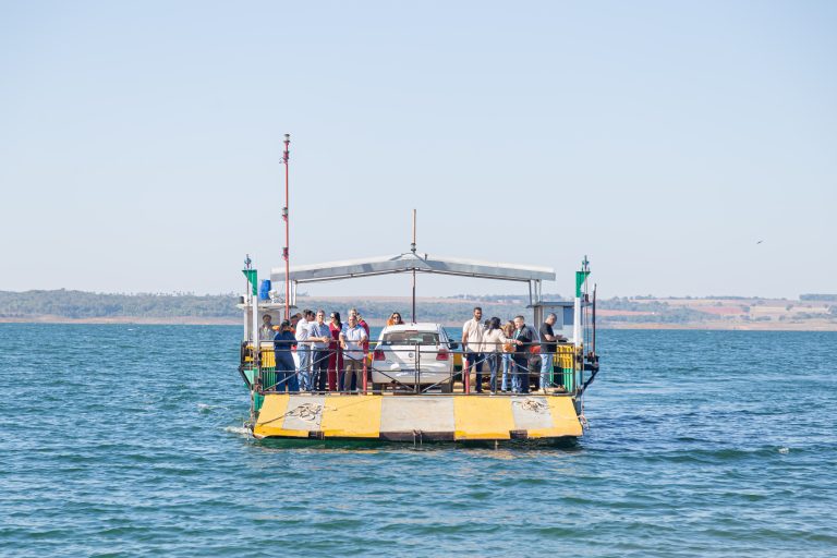 Travessia entre Três Ranchos e Grupiara é retomada com operação da Balsa