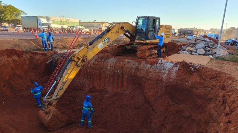 SAE inicia segunda etapa de obras na BR-050 para ampliar saneamento no bairro Pontal Norte