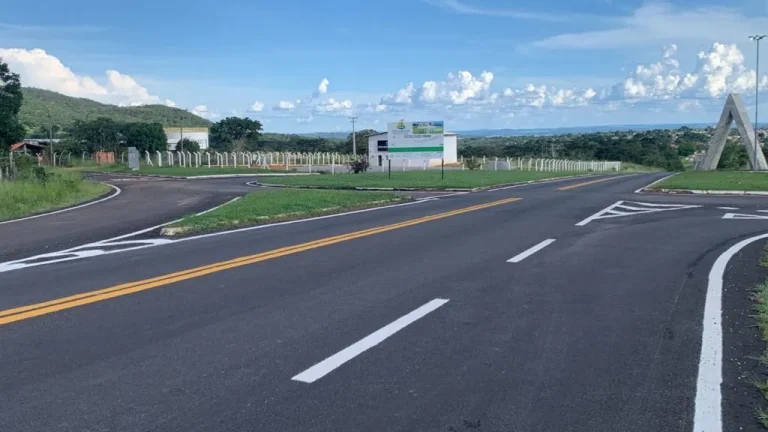 Deputado Jamil e prefeito Haroldinho comemoram publicação de edital para duplicação da rodovia Catalão–Ouvidor–Três Ranchos