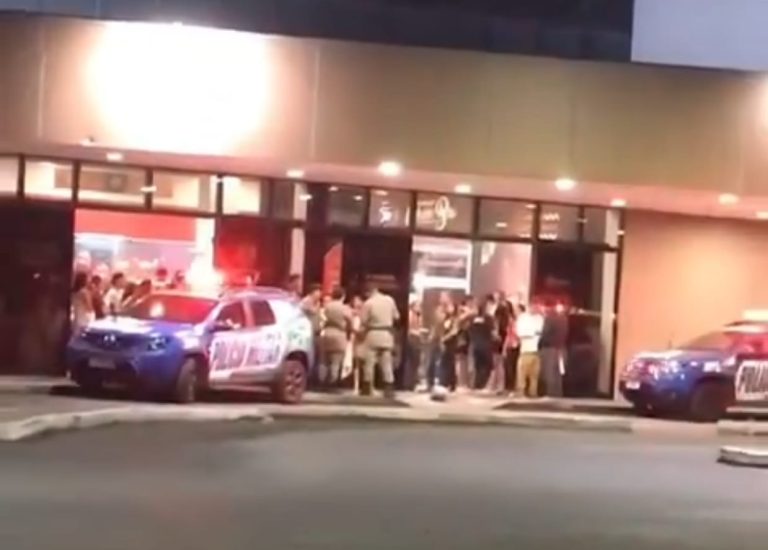 Homem agride companheira, filha e cunhada no Catalão Shopping e acaba preso