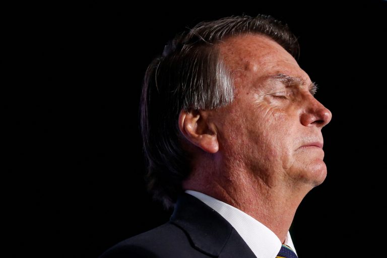 STF inicia julgamento de Bolsonaro e aliados por suposta trama golpista