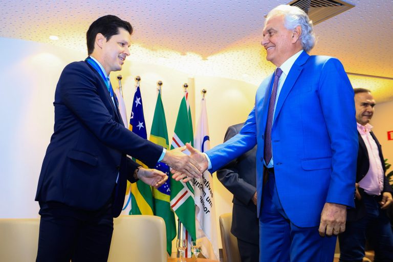 Daniel Vilela destaca compromisso do Governo de Goiás com o fortalecimento do cooperativismo ao receber Comenda do Mérito 2025