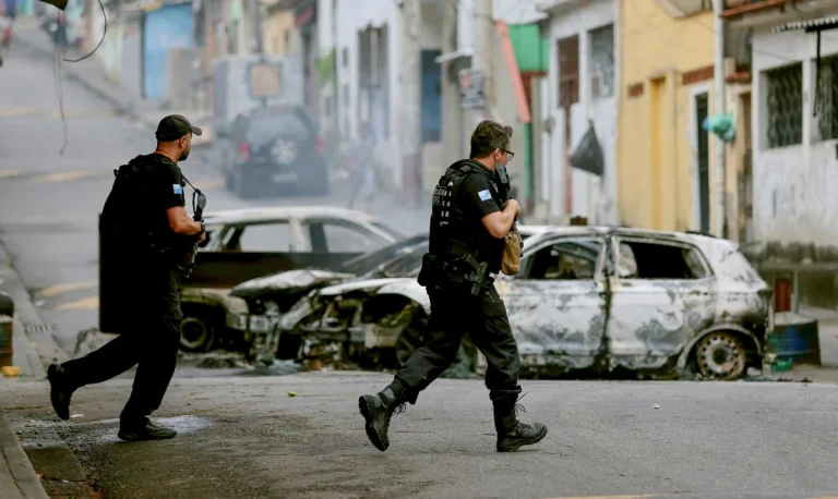 Megaoperação no Rio de Janeiro: 64 mortos, 81 presos e governo cobra apoio federal