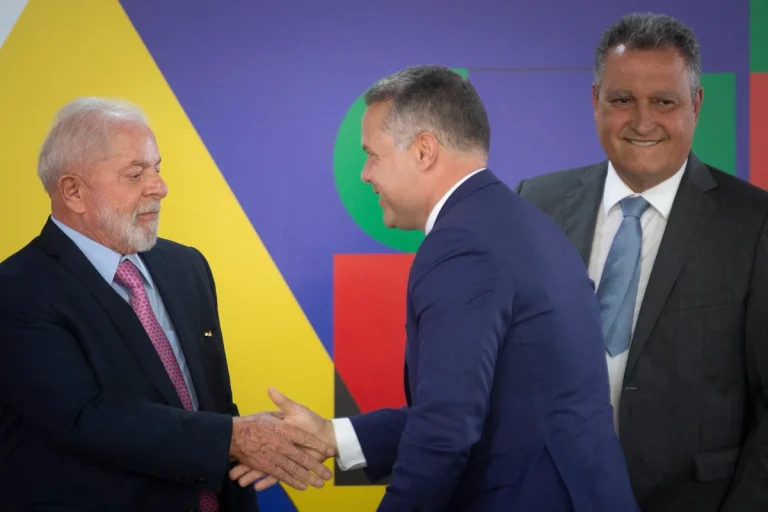 Lula autoriza consulta pública sobre fim da obrigatoriedade de aulas em autoescolas