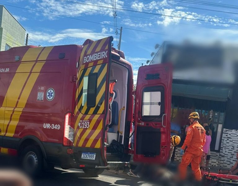 Mototaxista e passageira ficam feridos após motorista avançar preferencial em Catalão