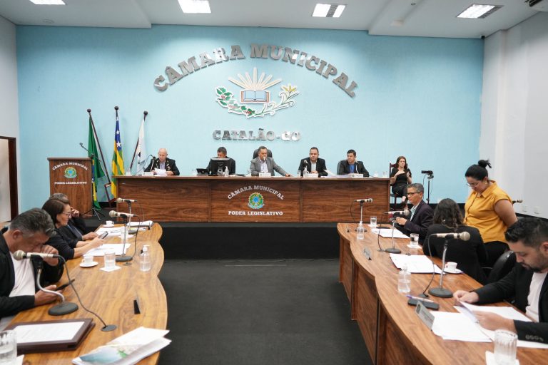 Câmara de Catalão aprova apoio financeiro ao CRAC e anuncia concurso com 21 vagas