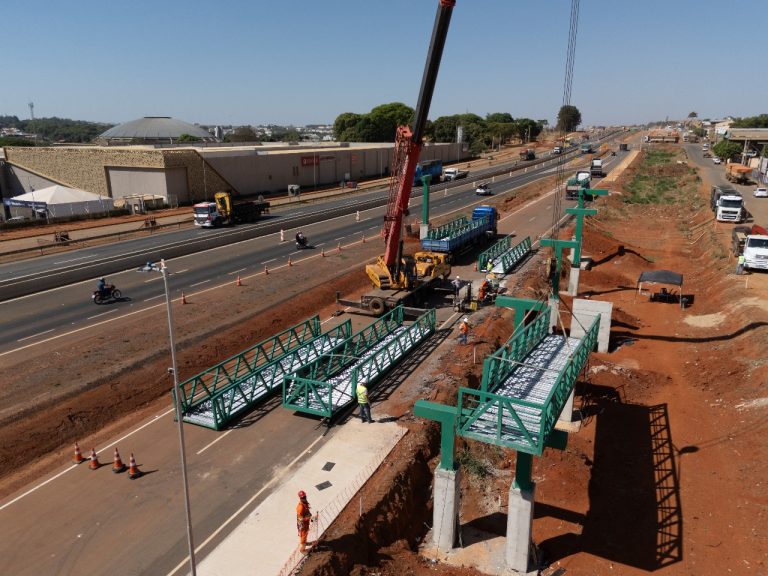 BR-050 terá bloqueios para içamento de passarela nesta segunda (24), em Catalão